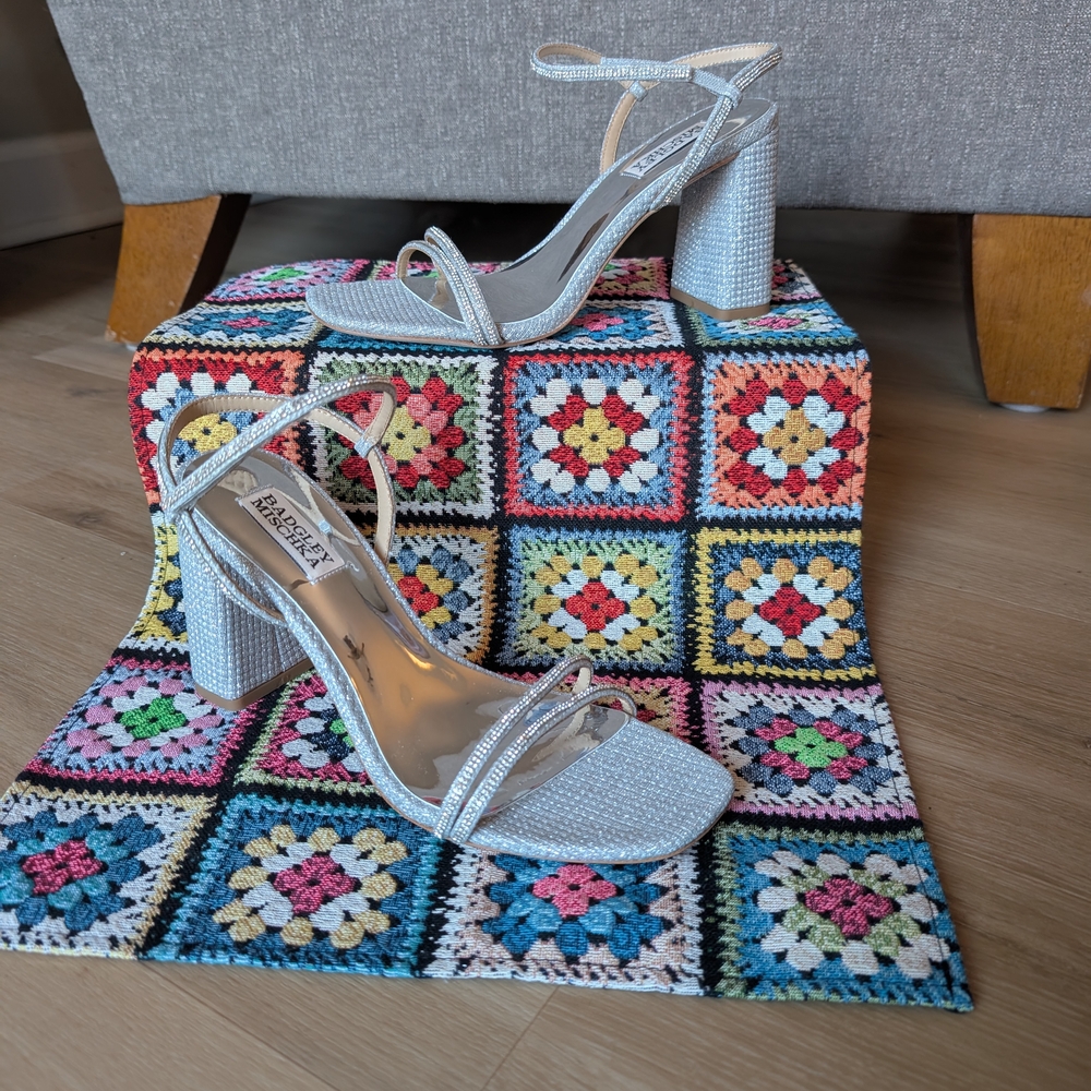 NEW Badgley Mischka "Firey" Silver Strappy Glitter Heels Women's 8 - $198 Retail
